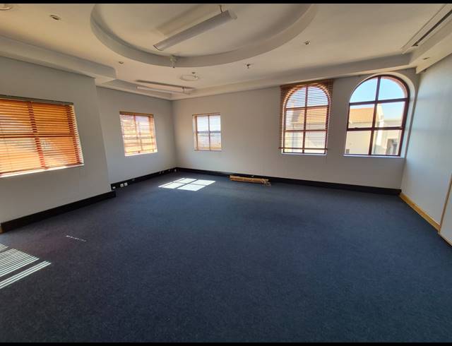 499.99M² OFFICE TO LET IN RIVONIA
